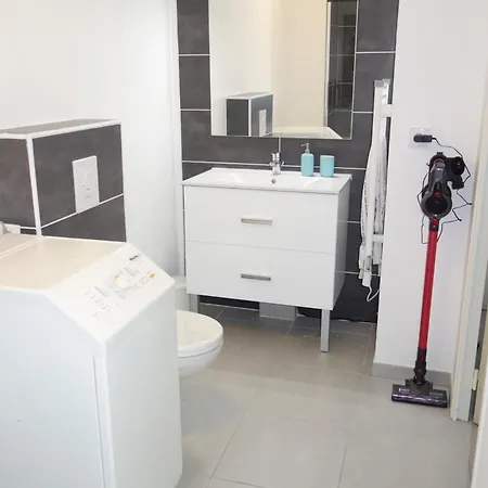 Apartman Studio Recent, Jardin Privatif, Piscine, Au Calme *